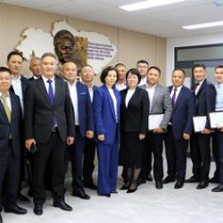 Кыргыз Республикасынын Ош, Баткен жана Жалал-Абад облустарынын акимдеринин квалификациясын жогорулатуу курсу аяктады