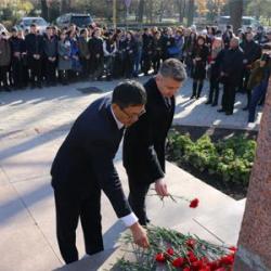 В Бишкеке прошел торжественный митинг памяти героев-панфиловцев.