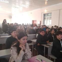 “Кыргыз Республикасынын социалдык-экономикалык саясатынын өзгөчөлүктөрү” темасында конок лекциясы