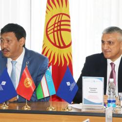 Чрезвычайный и полномочный посол Республики Узбекистан в КР передал АГУПКР книги и материалы для аудитории мировых представительств